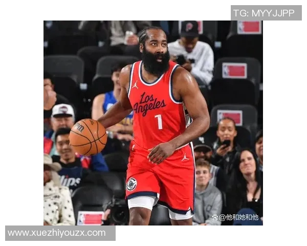 与哈登共度足球时光探索明星背后的运动热情与人生故事